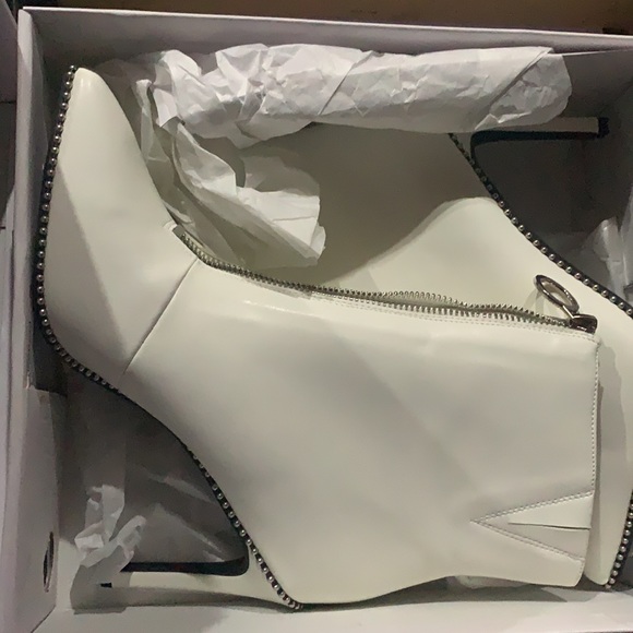 New Bar III Women's Briget Front-Zip Booties - Picture 5 of 6